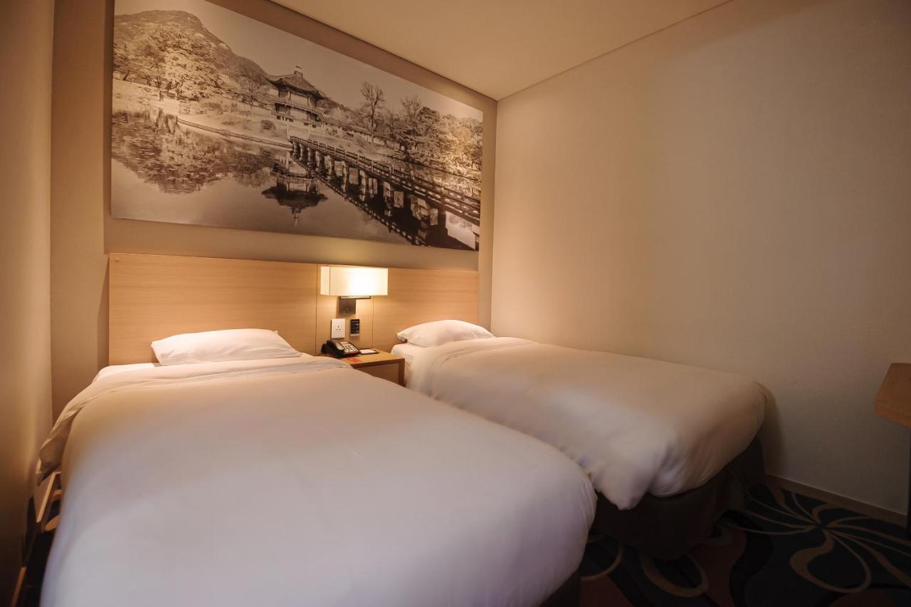 Travelodge Myeongdong Euljiro Seul Zewnętrze zdjęcie